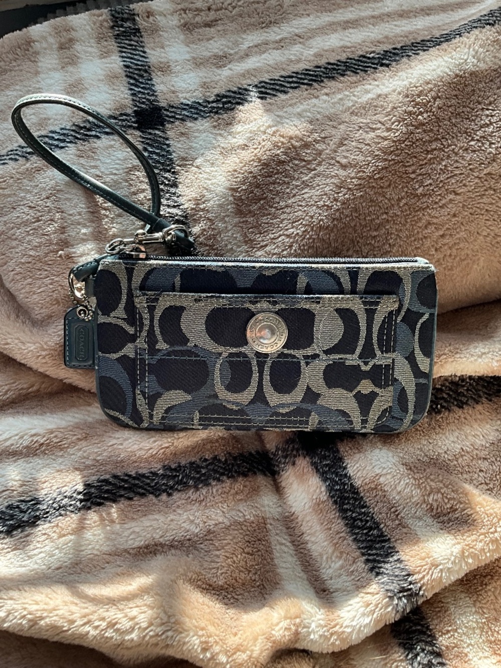 Coach Signature C Monogram Wristlet Wallet – Black, Gray